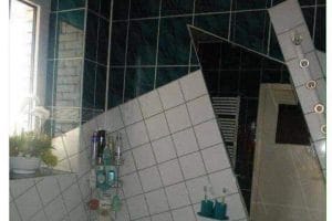 Imagine t'es bourré et tu rentres dans cette salle de bain