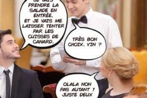 Je vais prendre la salade en entrée. Et je vais me laisser tenter par les cuisses de canard.