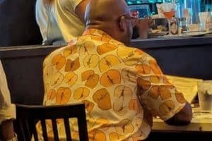 J’adore la nouvelle chemise que j’ai offerts à mon tonton.