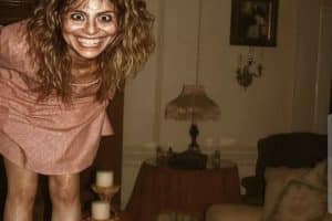 Je vous laisse, ma femme vient de se réveiller.