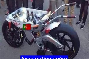 Moto de course portugaise avec option apéro.