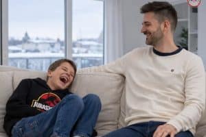 Quand ton père fait une blague vraiment pourrie … Mais que tu as besoin de 20€.